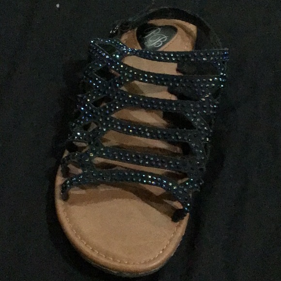 Sandals - Picture 3 of 4